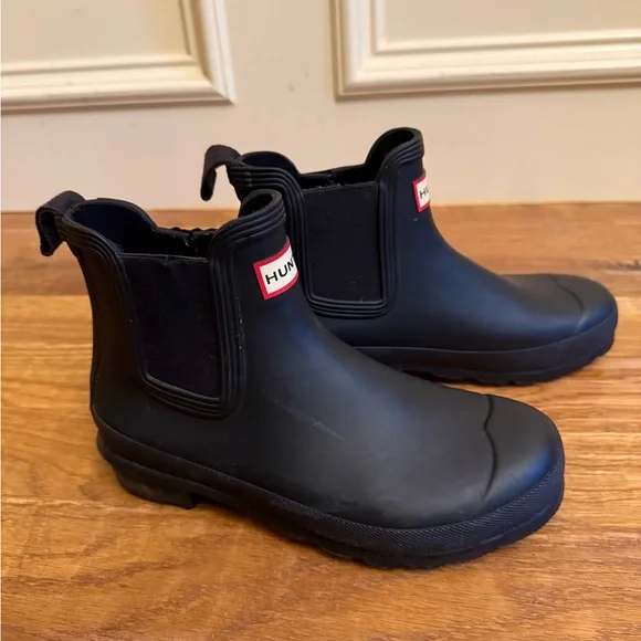 Hunter Black Rain Boots Waterproof Ankle Design - Picture 1 of 8